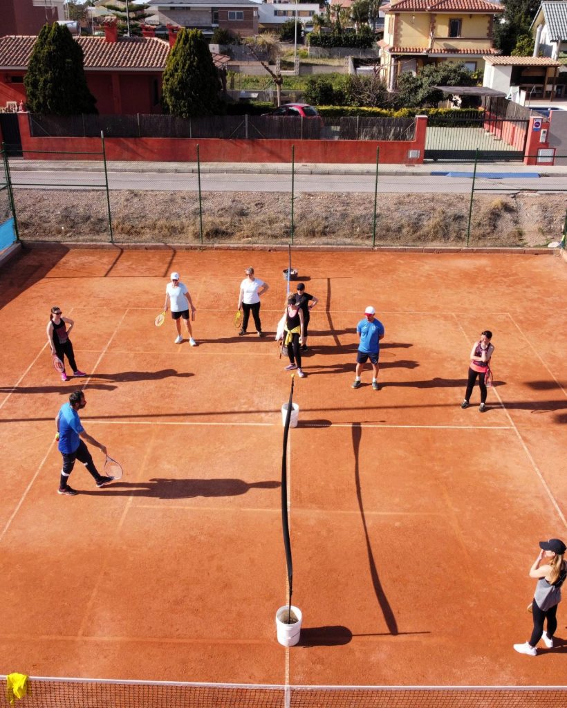 clases de tenis para adultos en burriana
